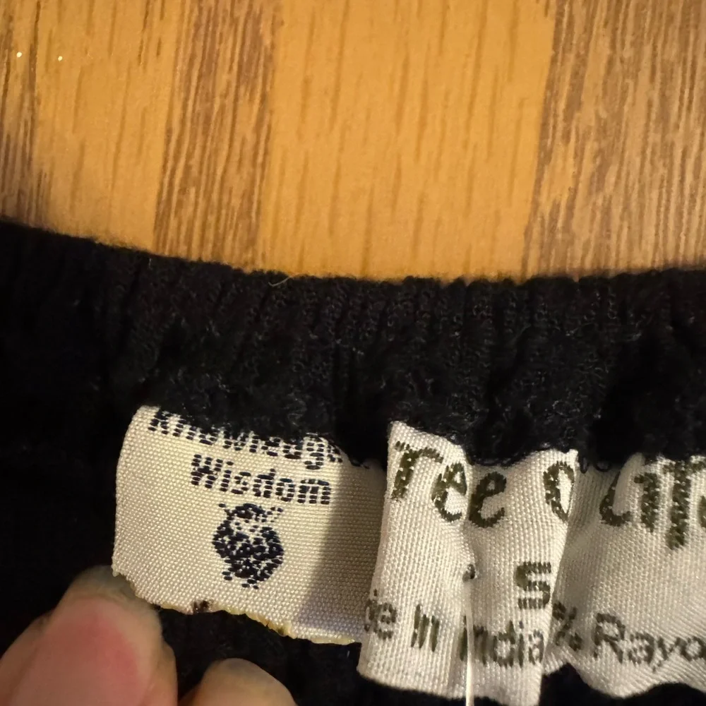 NWT Tree of Life, Black Size S/M. Gauzy Airy Coulottes , Wide Leg, Capris. Boho - Picture 9 of 14